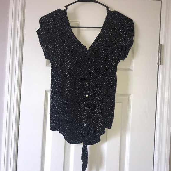 Hippie Rose Black With White Dots Tie At Waist Short Sleeve Top Size Junior XL - Picture 1 of 7